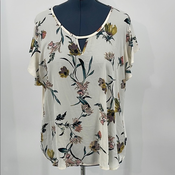MAURICES SIZE 2 /US SIZE 20W Floral Print Women's Top - Picture 1 of 7